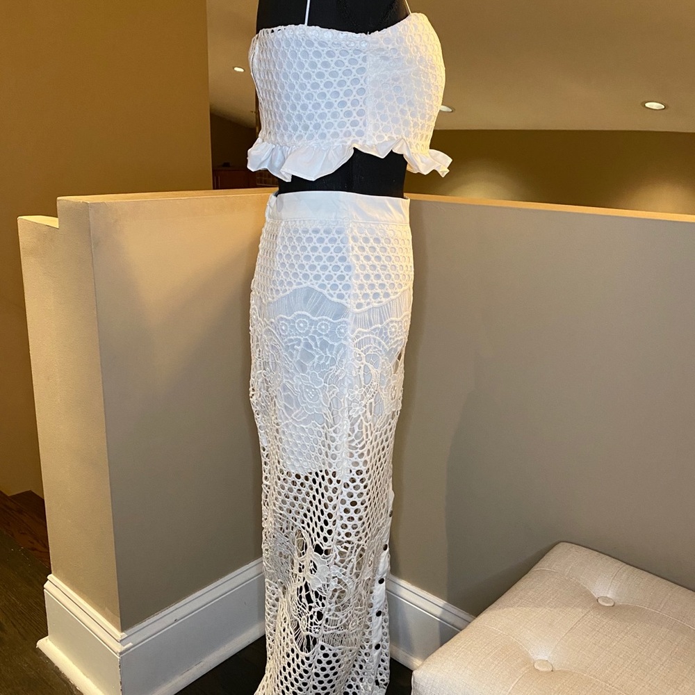 CROCHET LACE BANDEAU TOP WITH MATCHING MAXI SKIRT - Picture 3 of 9